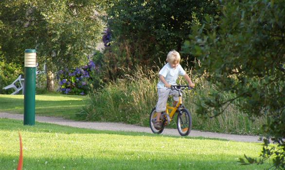 Idéal pour les petits à vélo ! - Stereden, Village de Chalets