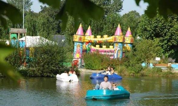 Idée sortie en Famille : Armoripark à Bégard (22) - Stereden, Village de Chalets