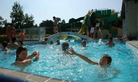Piscine extérieure chauffée - Stereden, Village de Chalets