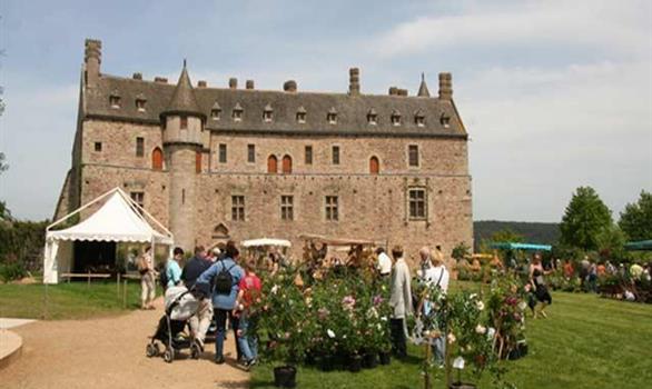Château de la Roche Jagu en Bretagne - Stereden, Village de Chalets