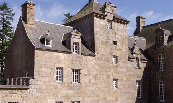Château de Kerduel à Pleumeur Bodou - Stereden, Village de Chalets