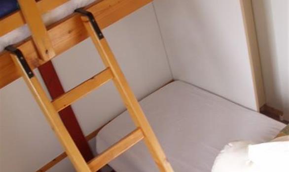 Chambre enfants avec ses trois lits simples - Stereden, Village de Chalets