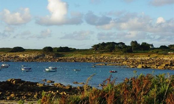 Plages et dunes de Landrellec à Pleumeur Bodou sur la Côte de Granit Rose - Stereden, Village de Chalets