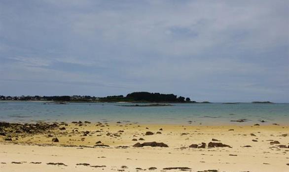 Plages de Bretagne : Plage de Keryvon à Pleumeur Bodou sur la Côte de Granit Rose - Stereden, Village de Chalets