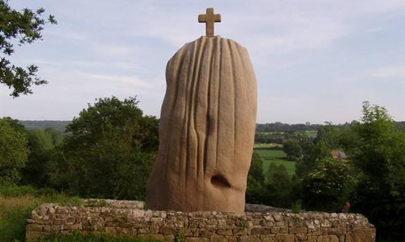 Patrimoine : menhir de Bretagne - Stereden, Village de Chalets