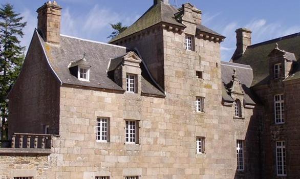 Pleumeur Bodou : chateau du Roi Arthur - Stereden, Village de Chalets