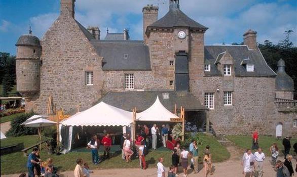 Chateau à Pleumeur Bodou Côtes d'Armor - Stereden, Village de Chalets