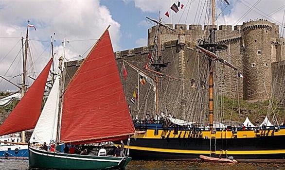 Bretagne : patrimoine maritime, voiliers et ports de Brest - Stereden, Village de Chalets