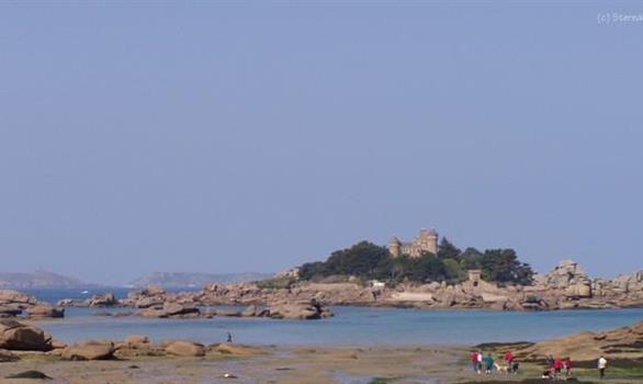 Ploumanach sur la Côte de Granite Rose - Stereden, Village de Chalets