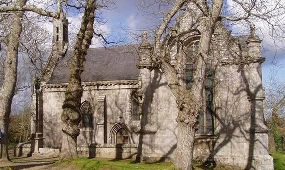 Chapelle en Bretagne Kerfons près de Lannion - Stereden, Village de Chalets