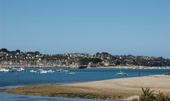 Venir visiter Perros-Guirec et la Côte de Granit Rose - Stereden, Village de Chalets