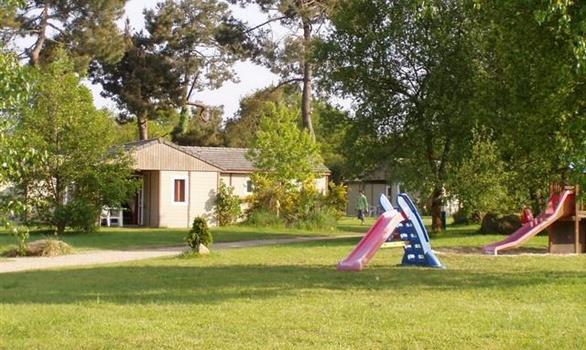 Nombreux services : laverie, jeux de société, jeux de plein-air, livres... - Stereden, Village de Chalets