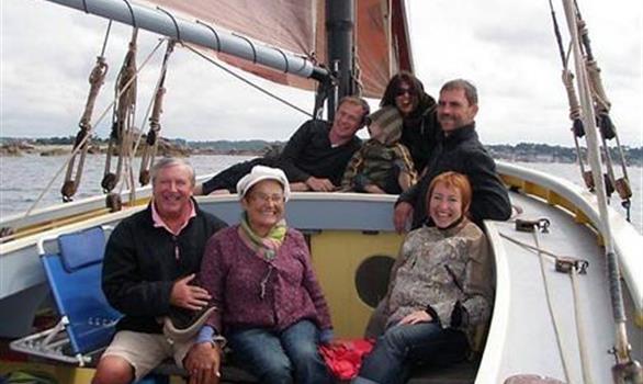 A bord : convivialité et partage de l'amour de la pêche, de la mer, de la navigation... - Stereden, Village de Chalets