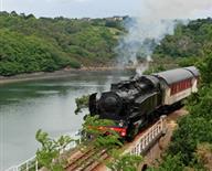 Le train à vapeur du Trieux : la voie ferrée le long de la rivière