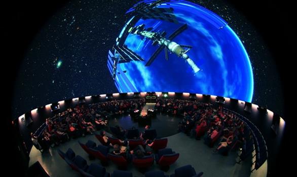 Planétarium de Bretagne : à 360 degrés ! - Stereden, Village de Chalets