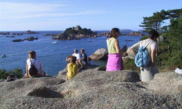 Vacances de Toussaint en Bretagne : la Côte de Granit Rose - Stereden, Village de Chalets