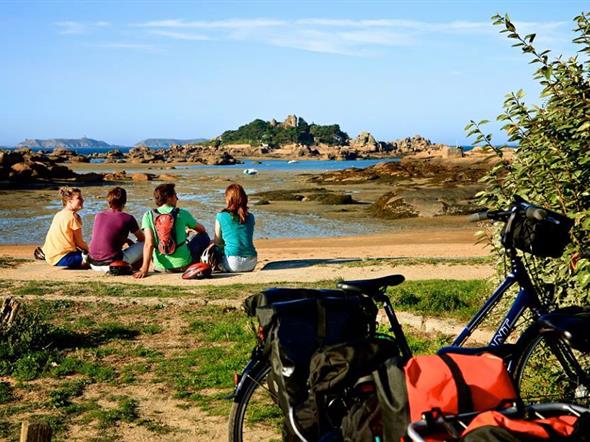 Découvrir la Côte de Granit Rose à vélo - Stereden, Village de Chalets