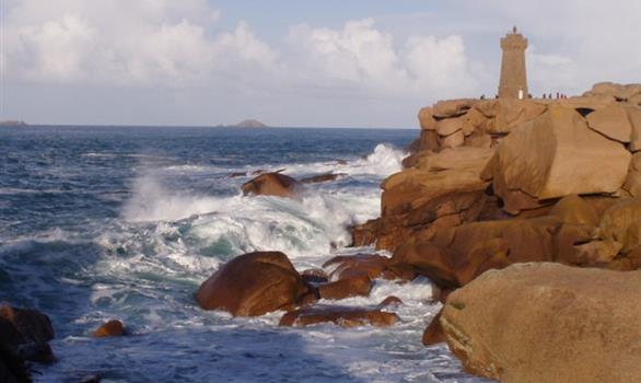 Perros-Guirec : le phare, Grand Site de Ploumanach - Stereden, Village de Chalets