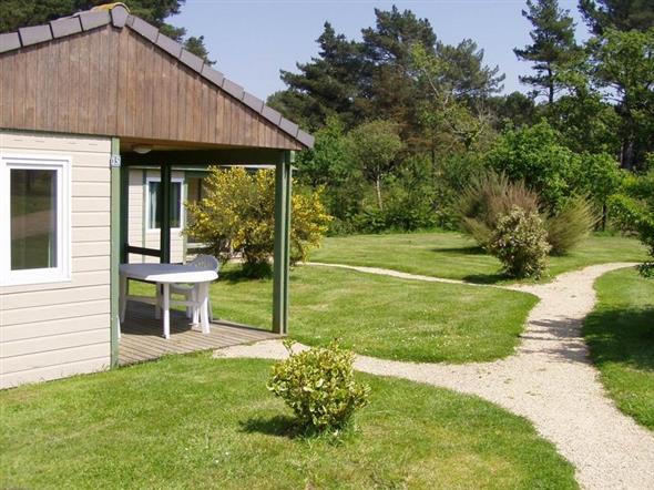 Vacances de Pâques en Bretagne : des chalets à louer, dans un grand parc - Stereden, Village de Chalets