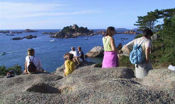 Balades et randonnées sur le sentier des douaniers de Perros-Guirec - Stereden, Village de Chalets
