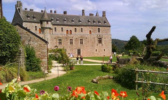 Visite du Domaine Départemental de la Roche Jagu : château, parc et jardins, expositions (gratuit) - Stereden, Village de Chalets