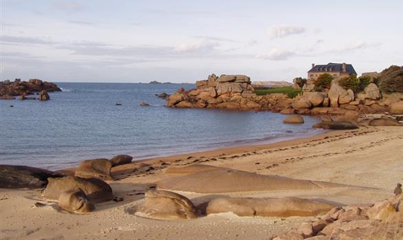 Grandes marées en Bretagne : Trégastel, la presqu'île Renote - Stereden, Village de Chalets