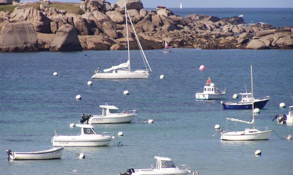 Grandes marées en Bretagne, la Côte de Granit Rose - Stereden, Village de Chalets