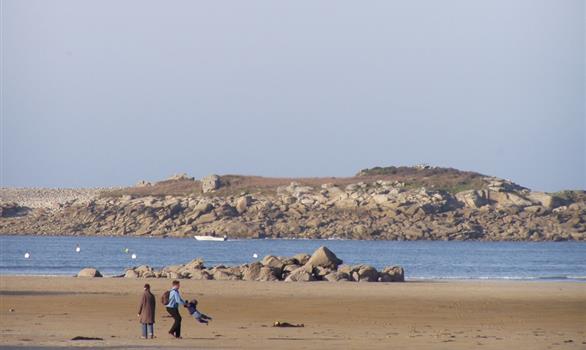 Grandes marées en Bretagne : Pleumeur-Bodou, l'île Grande - Stereden, Village de Chalets