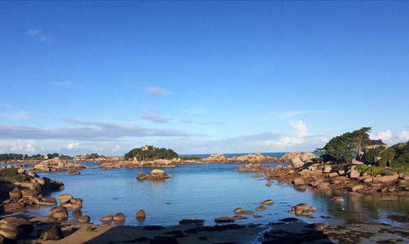 Grandes marées en Bretagne : Perros-Guirec, le Grand Site de Ploumanac'h - Stereden, Village de Chalets