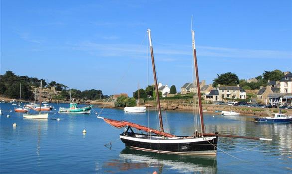 Grand Site de Ploumanac'h : le port - Stereden, Village de Chalets