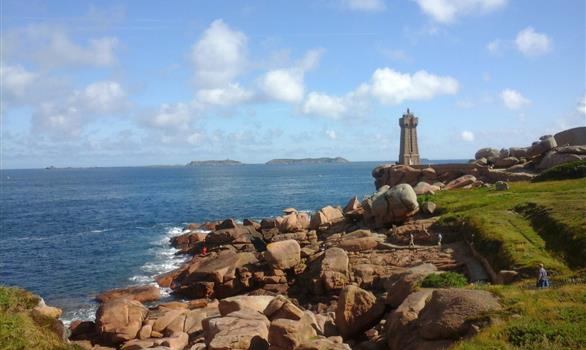 Côte de Granit Rose : Phare de Ploumanac'h - Stereden, Village de Chalets