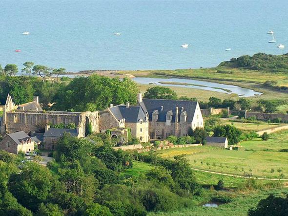 L'abbaye de Beauport, à Paimpol. (c) D. Halleux - Stereden, Village de Chalets