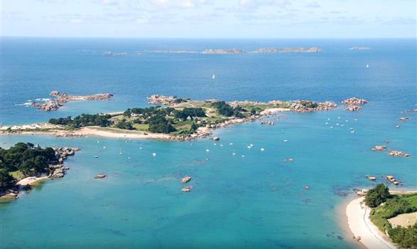 Vue aérienne de Trégastel, la presqu'île Renote - Stereden, Village de Chalets