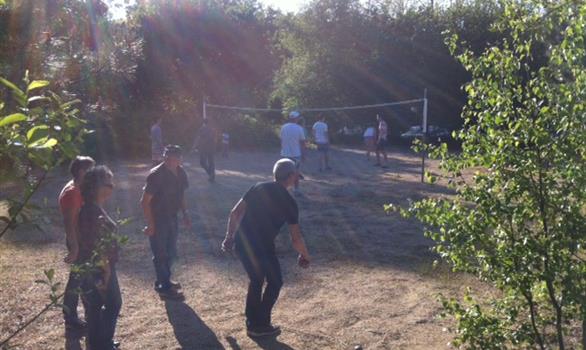 Terrain de volley, boules de pétanque en prêt sur place - Stereden, Village de Chalets