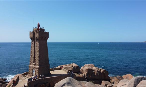 Ploumanac'h : le site du phare de Men Ruz - Stereden, Village de Chalets
