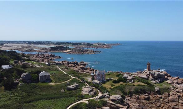 Ploumanac'h : le site du phare de Men Ruz - Stereden, Village de Chalets