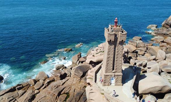 Ploumanac'h : le site du phare de Men Ruz - Stereden, Village de Chalets