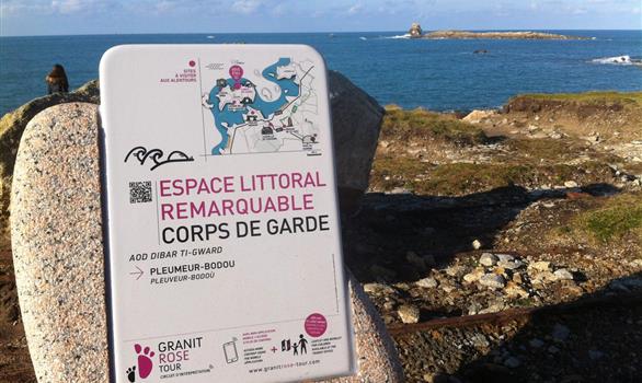 L'Île-Grande, en Pleumeur-Bodou : espace remarquable, le Corps de Garde - Stereden, Village de Chalets