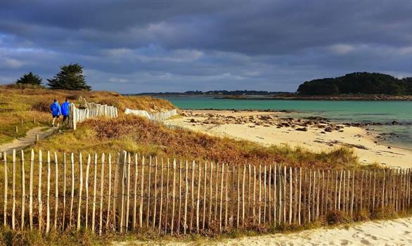 L'Île-Grande, en Pleumeur-Bodou : sentier littoral autour de l'île - Stereden, Village de Chalets