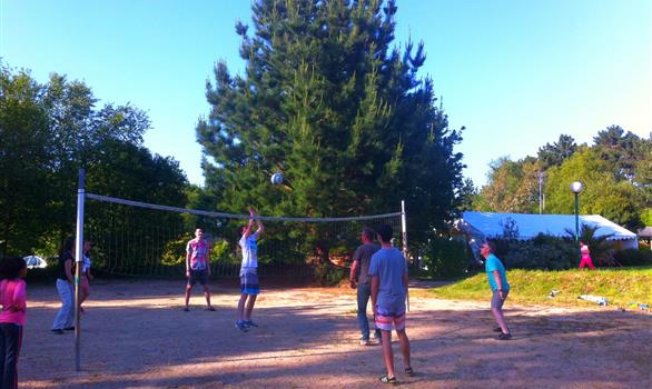 Aire de volley-ball pour les ados et les adultes - Stereden, Village de Chalets